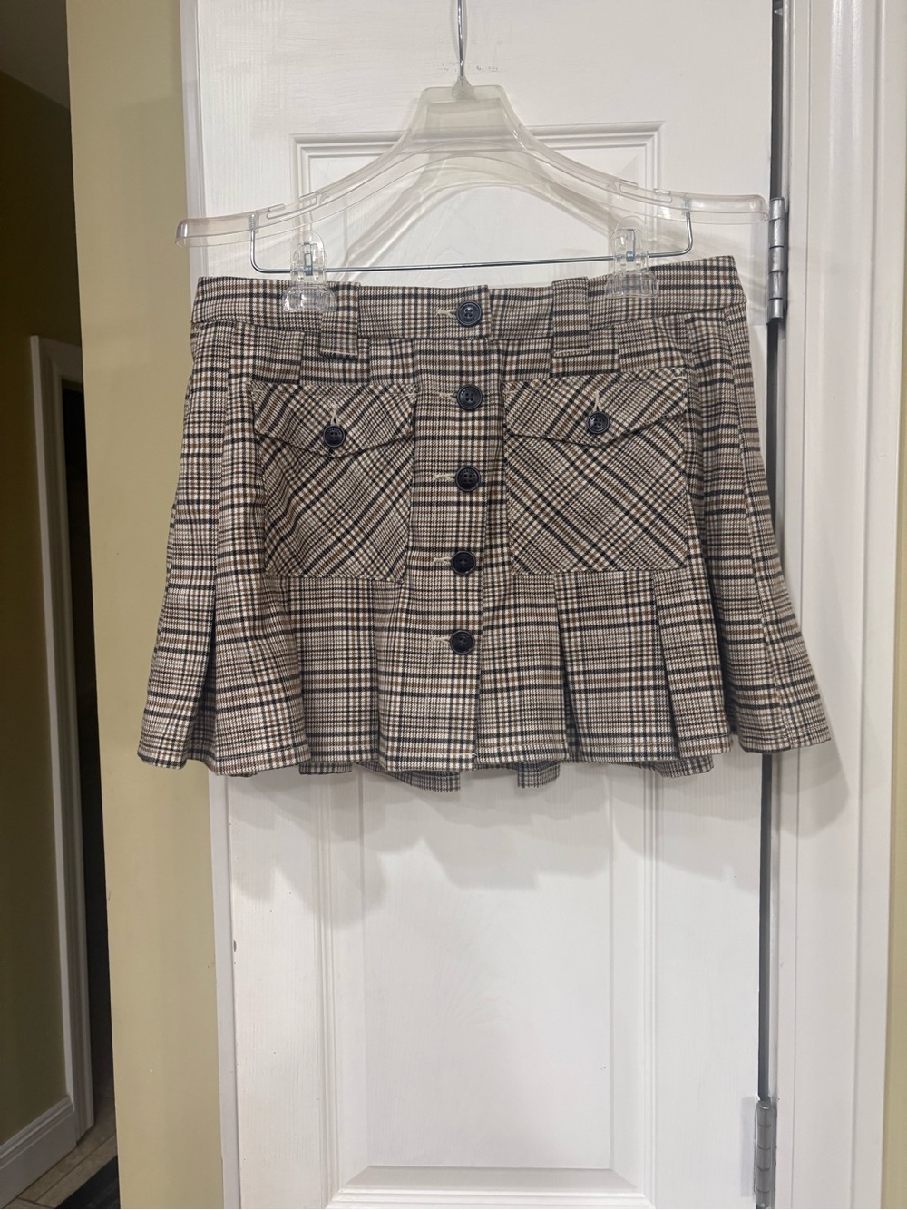 American Eagle Outfitters Plaid Button-Front Mini Skirt in Beige and Black